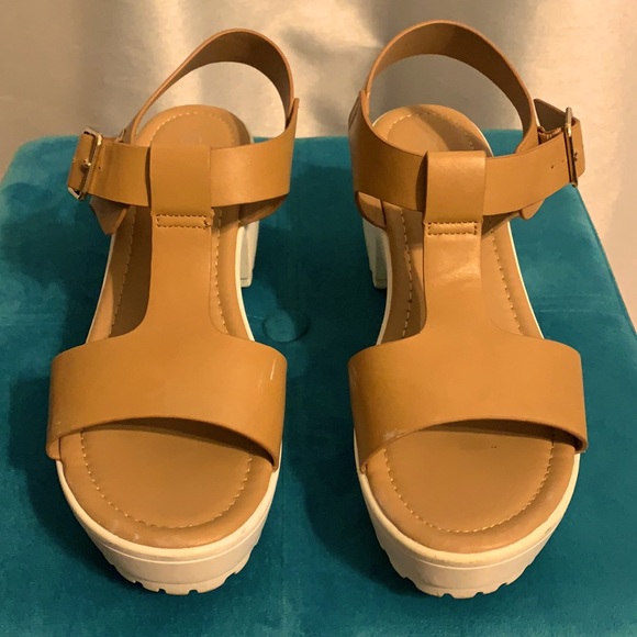 T-Strap Chunky Heel Platform Sandals - Picture 2 of 6